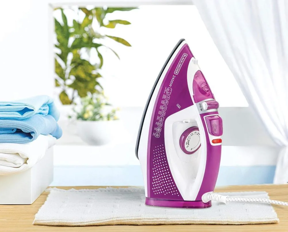 Black+Decker Steam Iron 2400 W, 2400W STEAM IRON WITH CERAMIC · X2450-B5